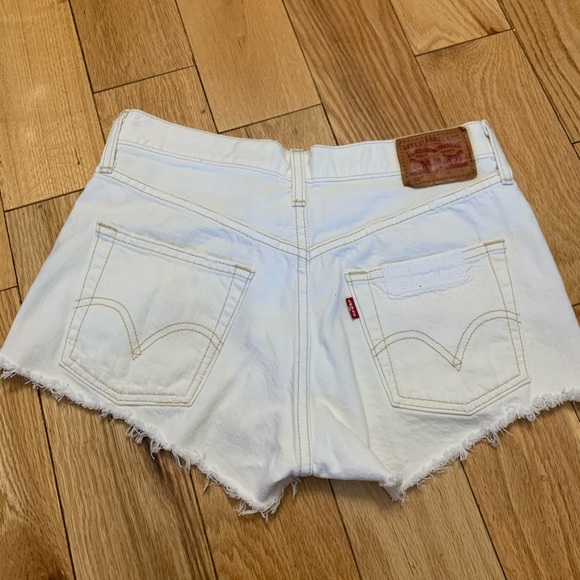 Levi’s Original 501 Shorts - Picture 2 of 4